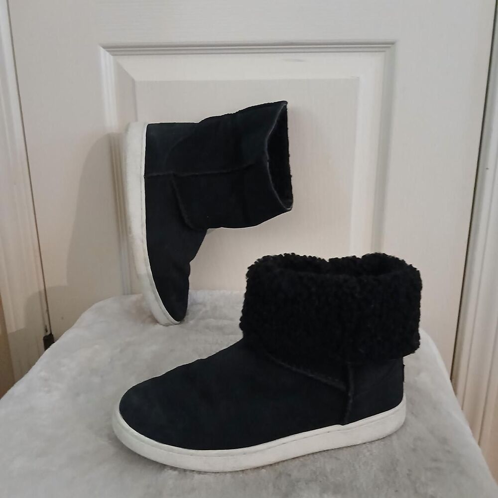 UGG Mika Classic Black Suede Winter Sneaker Boots 8 Gorpcore Grunge Streetwear
